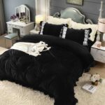 Lenjerie De Pat, 4 Piese, Catifea, Inimi Brodate - Negru