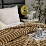 Patura Pufoasa Cocolino, Pat Dublu, Textura Reiata, Cappucinno - imagine 4