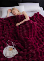 Patura Blanita Artificiala Iepure Cu Fermoar - Visiniu - imagine 3