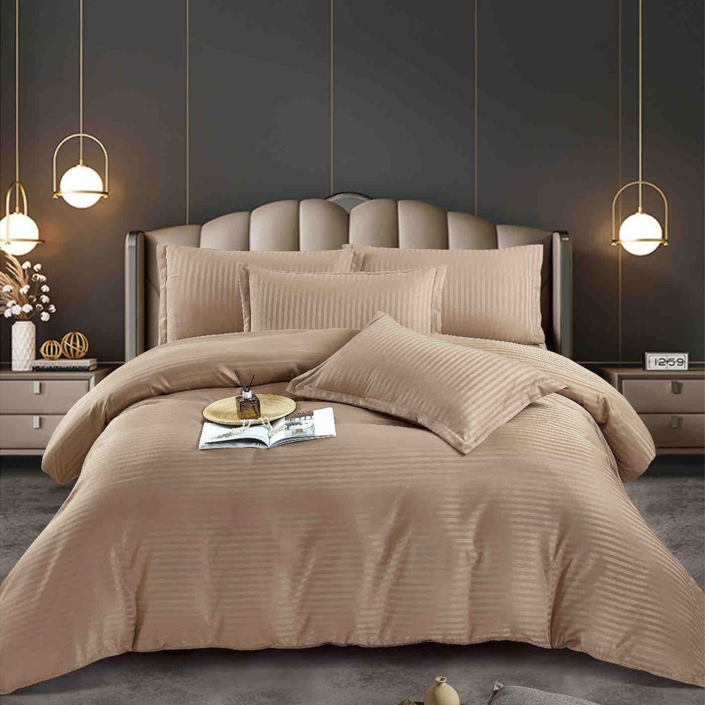 Set-Lenjerie-de-Pat-Model-Damasc-Cearceaf-cu-Elastic-6-Piese-Pat-2-Persoane-bej (2) Lenjerie HoReCa, pat dublu, damasc finetat Deluxe, 6 piese, cearceaf pat cu elastic, Maro - imagine 1