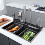 Chiuveta multifunctionala cu 2 cascade cu accesorii incluse, afisaj digital a temperaturii si robinet cascada, culoare negru grafit, dimensiune 750x450mm