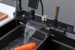 Chiuveta multifunctionala cu 2 cascade cu accesorii incluse, afisaj digital a temperaturii si robinet cascada, culoare negru grafit, dimensiune 750x450mm - imagine 3