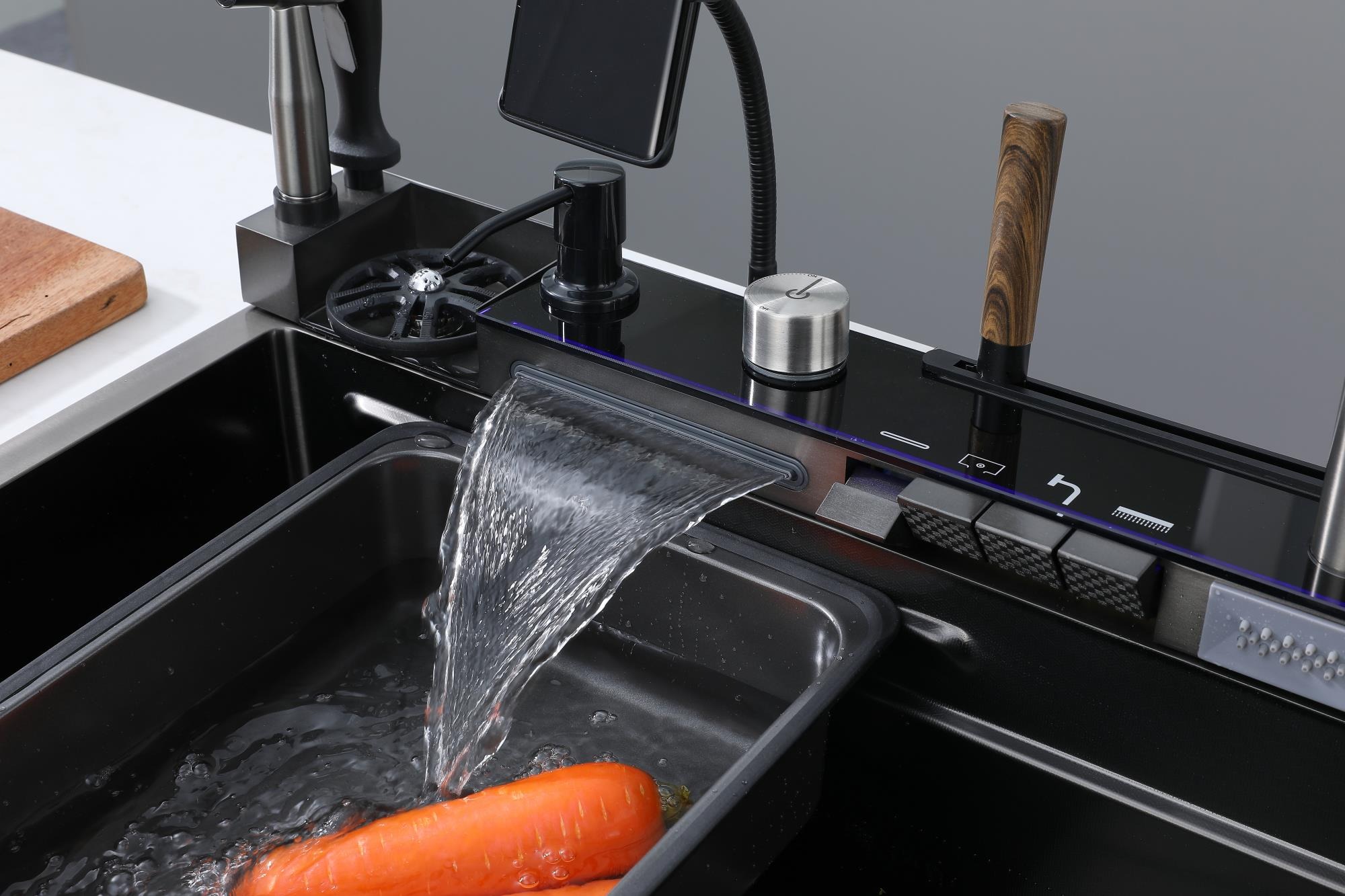 imgi_65_Hcf31b7d315664fad9fed898618ba2ed94 Chiuveta multifunctionala cu 2 cascade cu accesorii incluse, afisaj digital a temperaturii si robinet cascada, culoare negru grafit, dimensiune 750x450mm - imagine 3